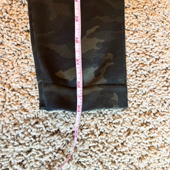 SPANX Camouflage Leggings | Size Medium | NWOT - Picture 7 of 8